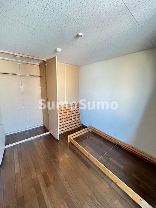 レオパレスKOBATAの居間