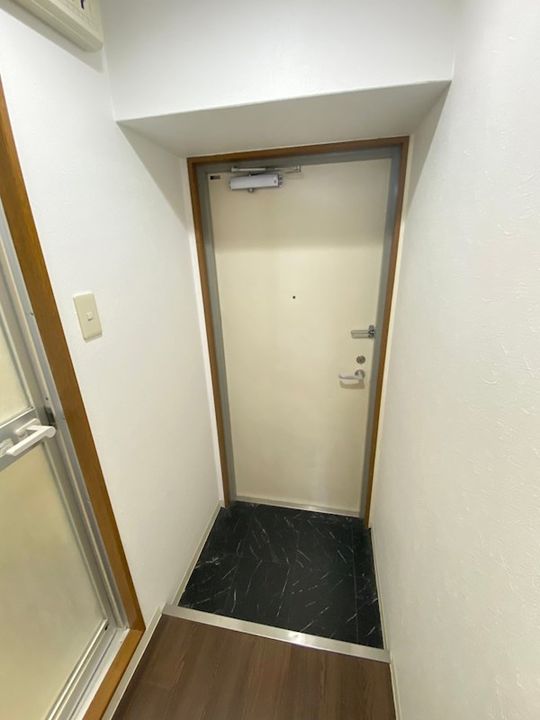 大阪府大阪市浪速区戎本町2丁目(マンション)の賃貸物件の玄関