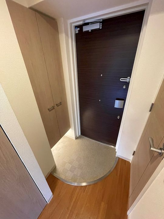 兵庫県神戸市兵庫区大開通8丁目(マンション)の賃貸物件の玄関