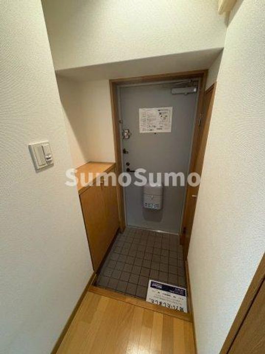 KHKコート板宿の玄関