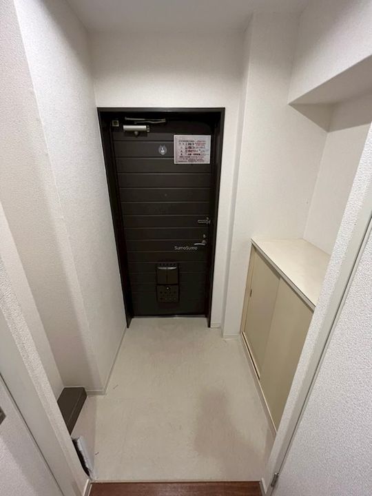 大阪府大阪市中央区内本町1丁目(マンション)の賃貸物件の玄関