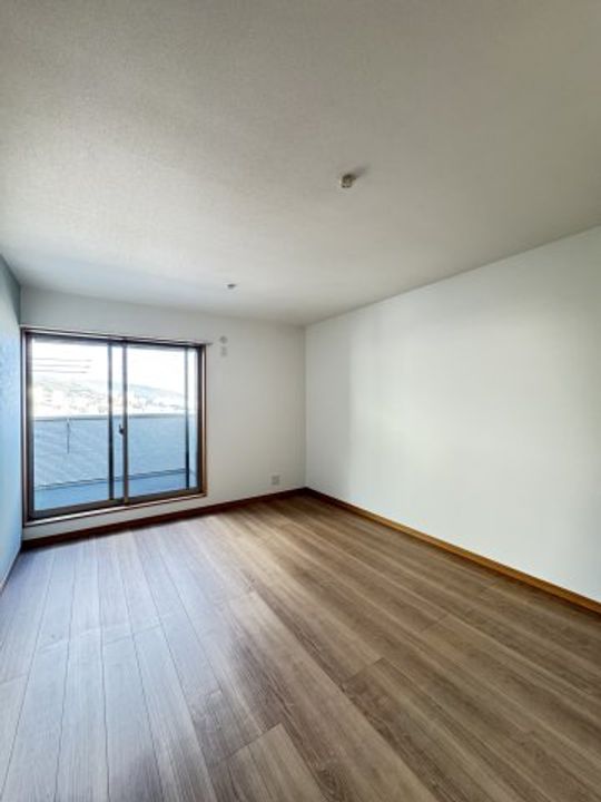 兵庫県神戸市灘区箕岡通4丁目(アパート)の賃貸物件の居間