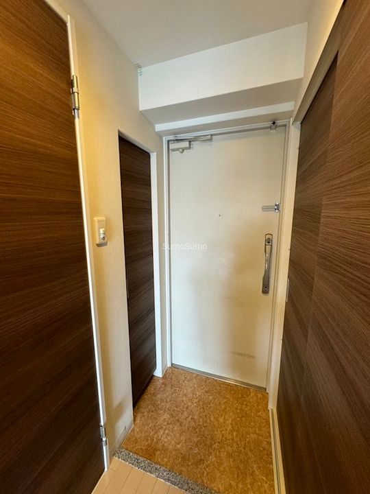 大阪府大阪市西区江戸堀3丁目(マンション)の賃貸物件の玄関