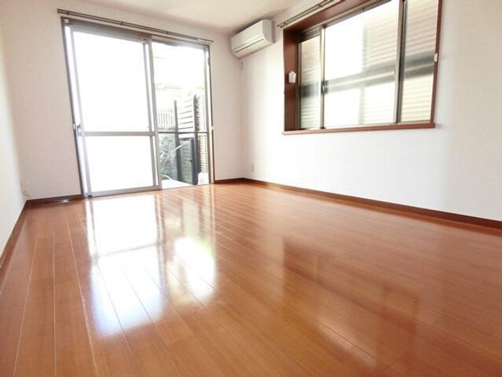 エクセル祐天寺の居間