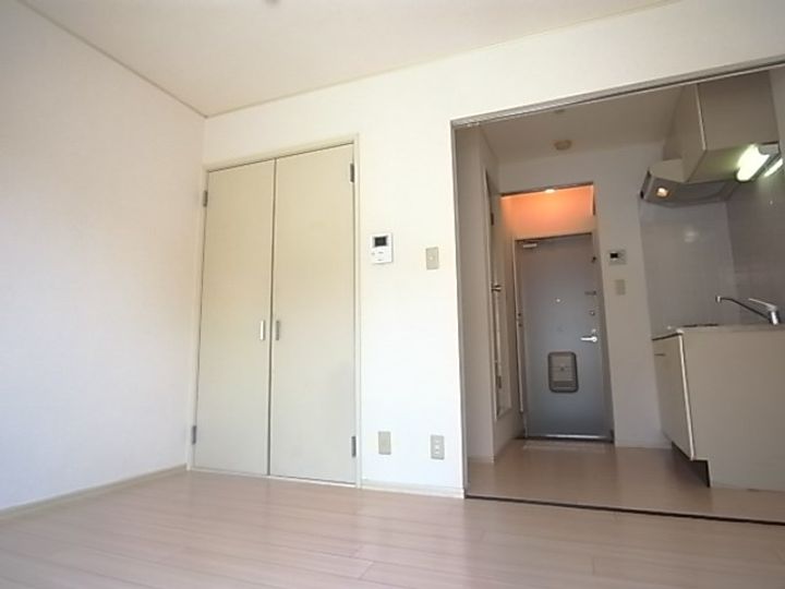 シャルマントミタの居間