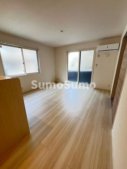 兵庫県西宮市里中町2丁目(アパート)の賃貸物件の居間