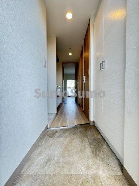 クリエイトビュー三宮磯上公園の玄関