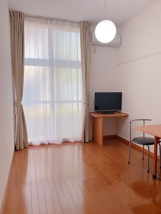 兵庫県尼崎市水堂町1丁目(アパート)の賃貸物件の居間