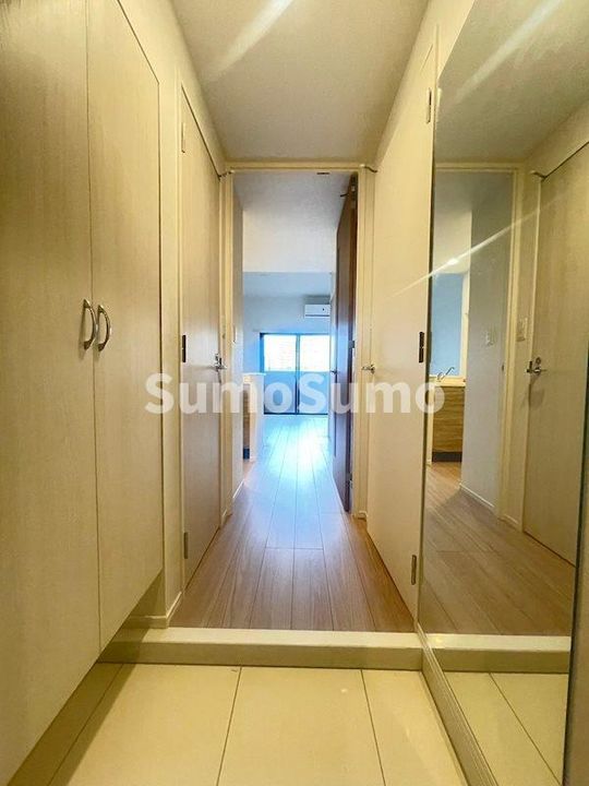 エンクレスト天神LARKの玄関