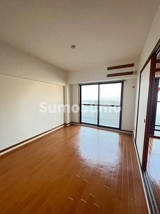 アルファの居間