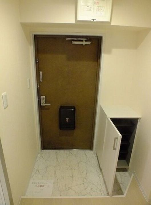 大阪府大阪市中央区南船場1丁目(マンション)の賃貸物件の玄関