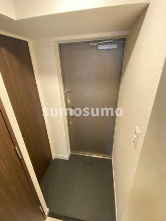 大阪府大阪市浪速区塩草2丁目(マンション)の賃貸物件の玄関