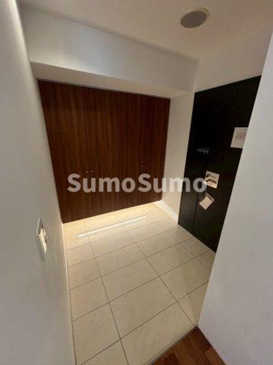 大阪府大阪市中央区平野町3丁目(マンション)の賃貸物件の玄関