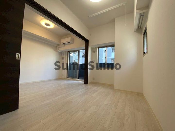 兵庫県神戸市中央区下山手通9丁目(マンション)の賃貸物件の居間