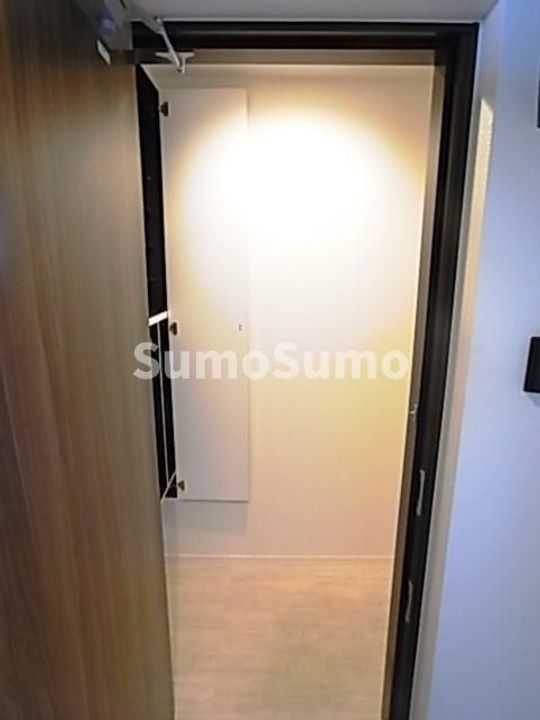 兵庫県西宮市甲子園五番町(アパート)の賃貸物件の玄関