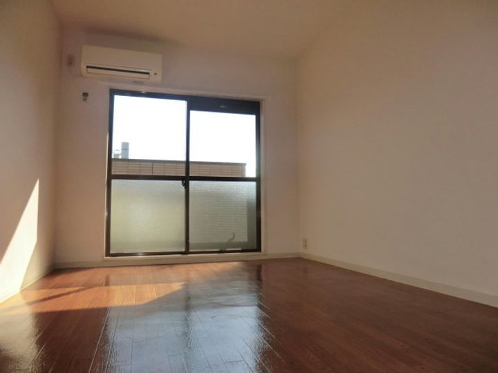 メゾン・ド・六甲パートⅢの居間