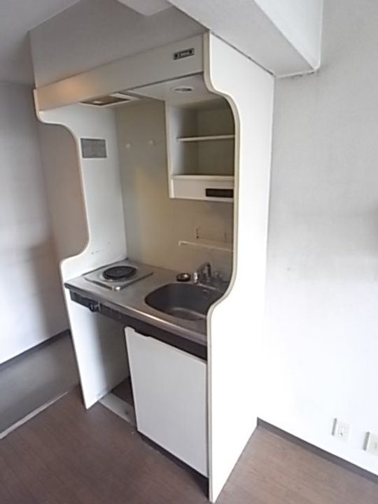 兵庫県神戸市灘区岩屋中町2丁目(マンション)の賃貸物件のキッチン