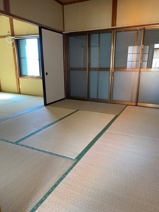 平和ハイツ202の居間