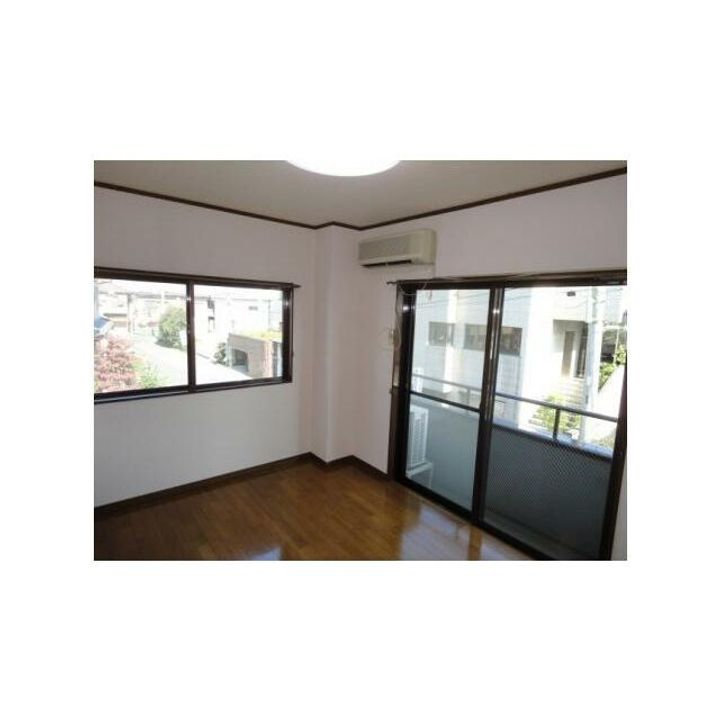 山口ビルの内装