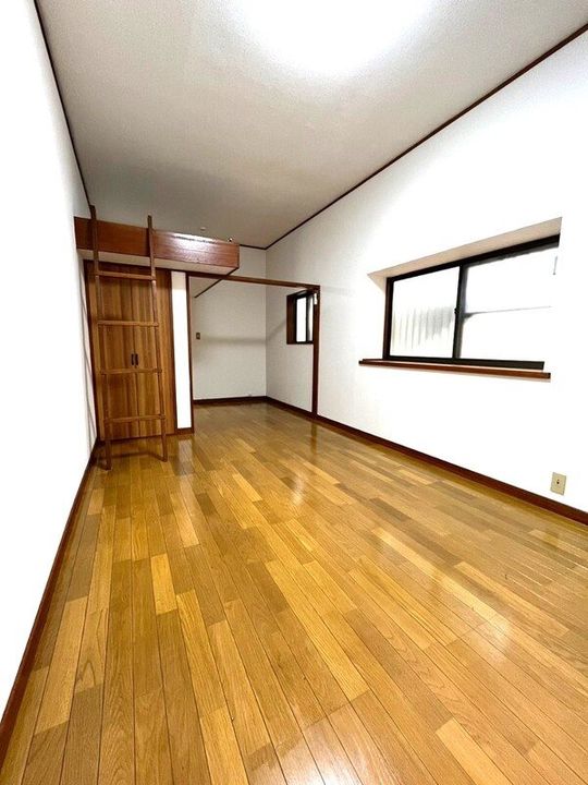 センチュリーハイム若葉台103の居間