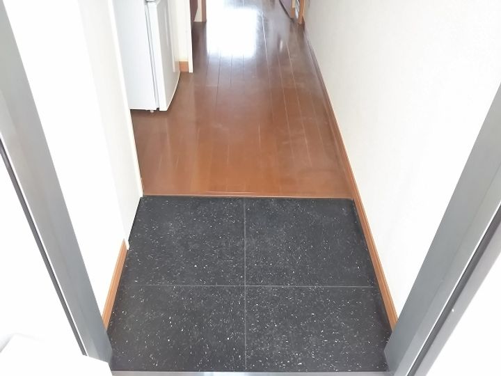 レオパレスエアルの玄関
