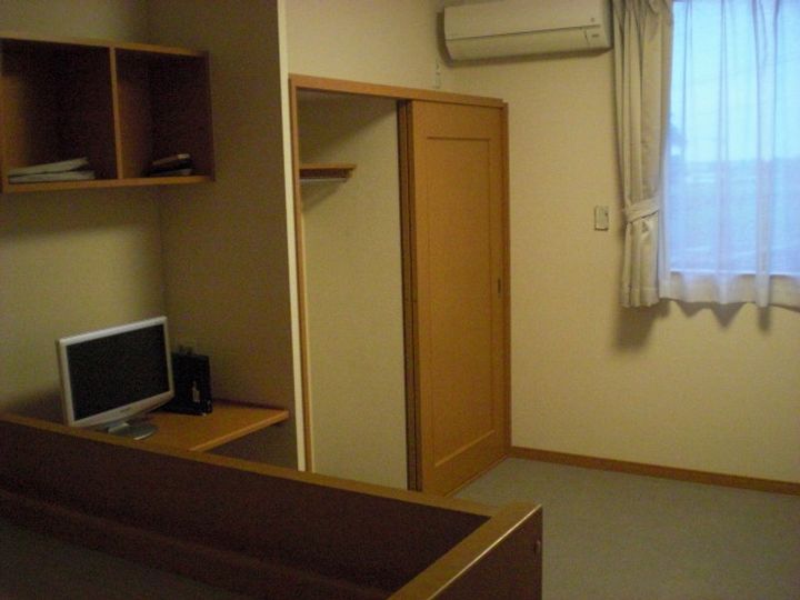 レオパレスミラージュの居間