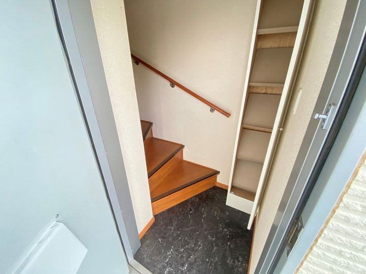 レオネクストハッピースクエアの玄関