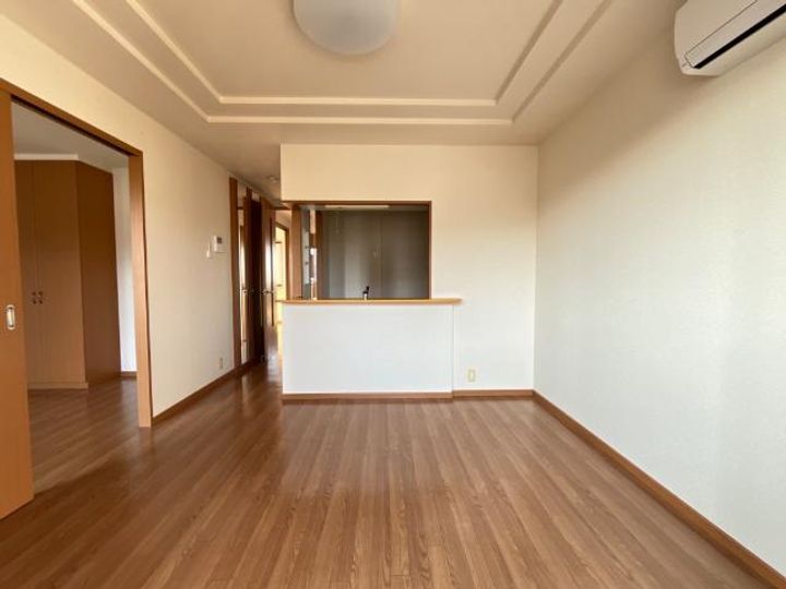 クレシアAの居間