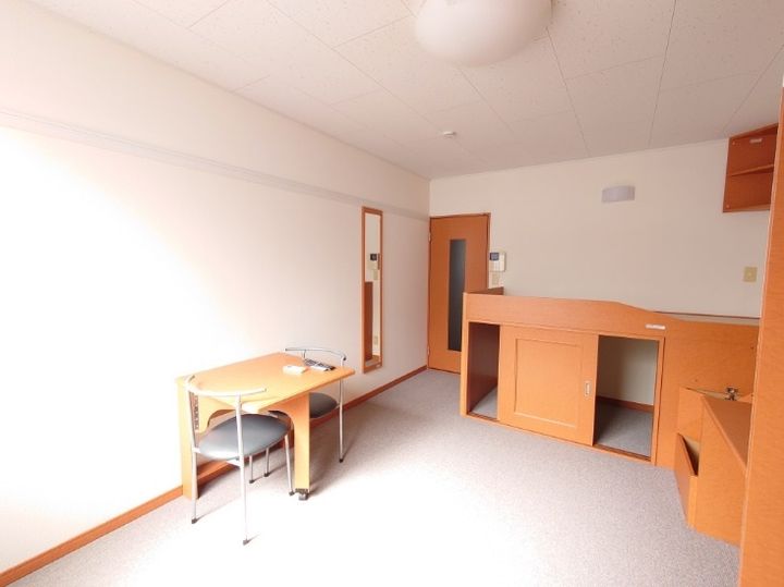 レオパレスエクセランの居間