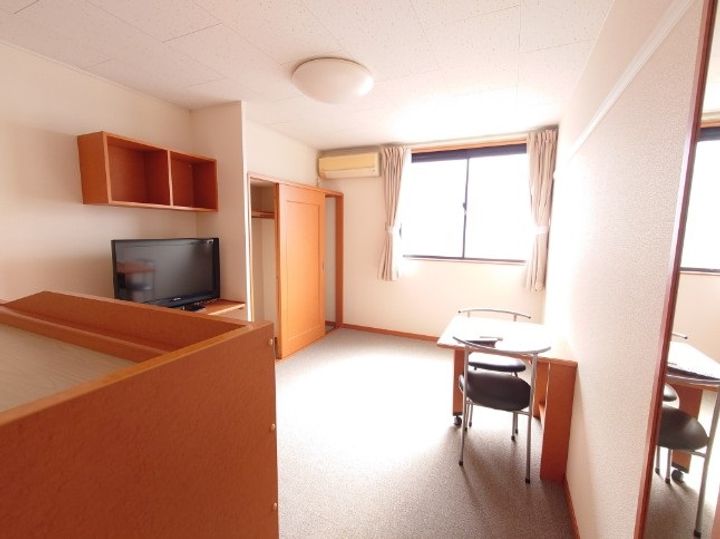 レオパレスエクセランの居間