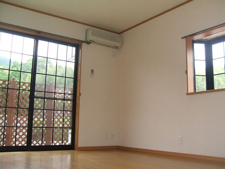 クローバー岡 B棟の内装