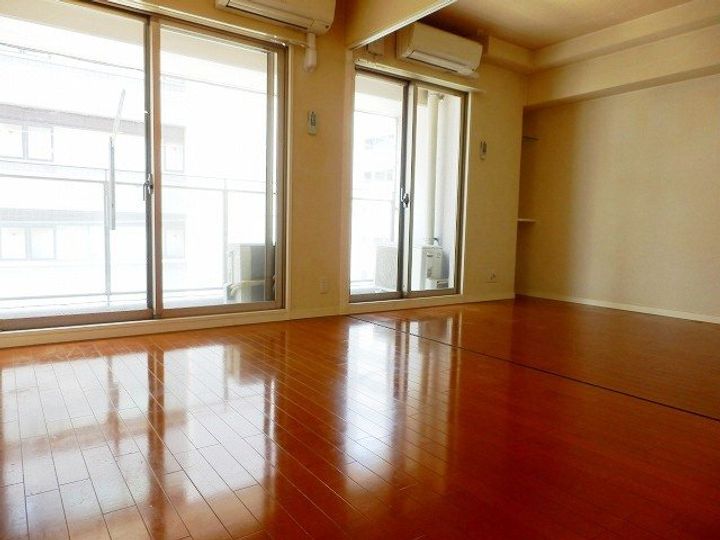 サヴォイマキシマイズ博多ステーションの居間