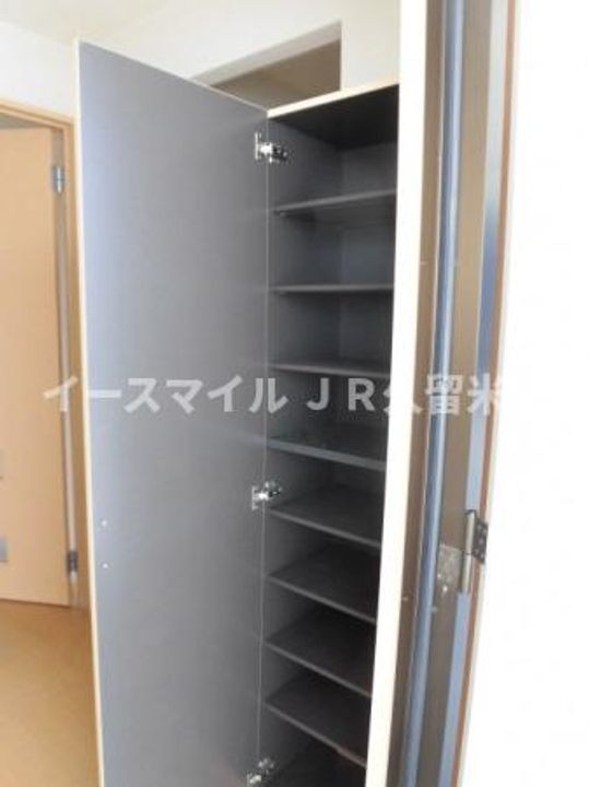 ミカハウスⅡ205号の玄関