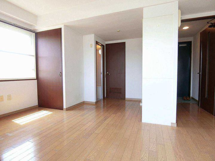 アイビーフラッツ303号の居間