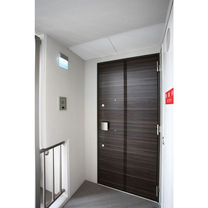 エステムプラザ福岡県庁前ネオシスの玄関