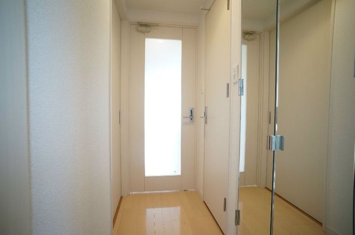 エステムプラザ福岡県庁前ネオシスの玄関