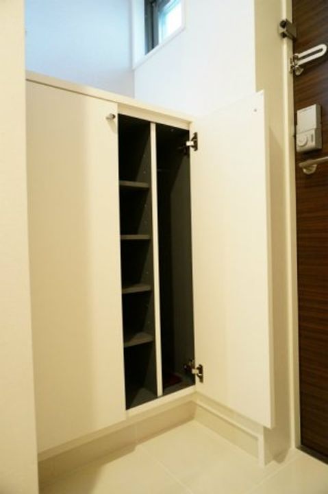 エンクレスト天神MERSⅡの玄関