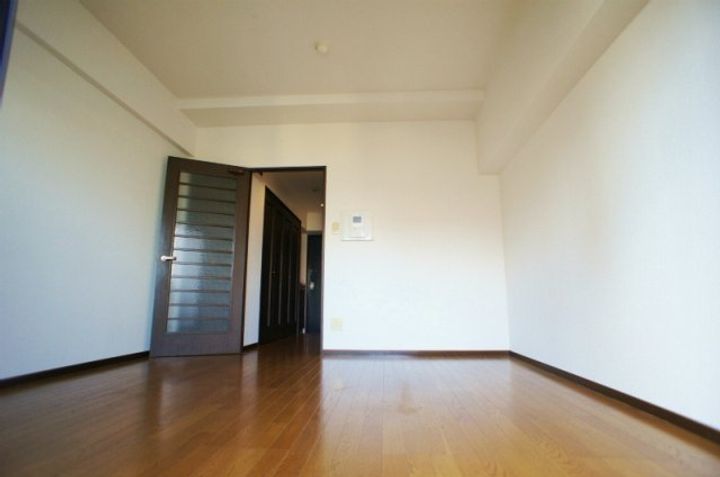 ロマネスク東町の居間