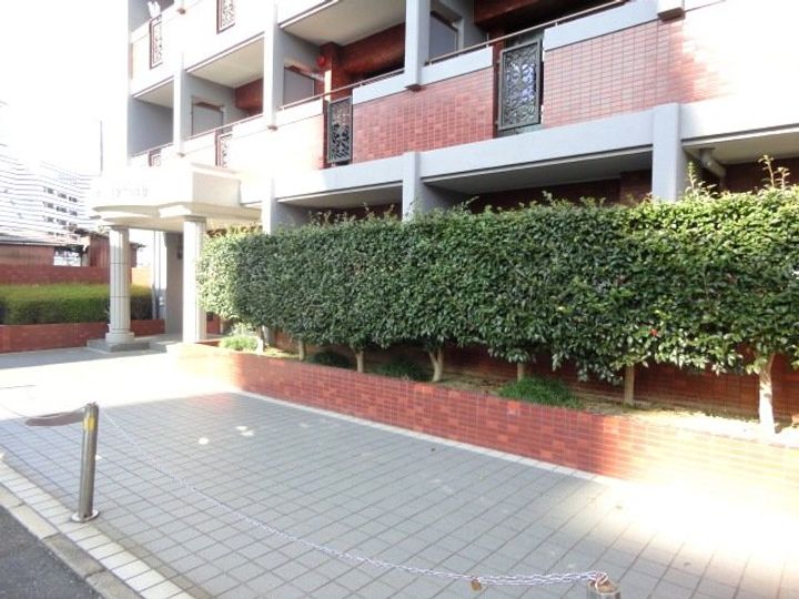 ロマネスク東町の周辺