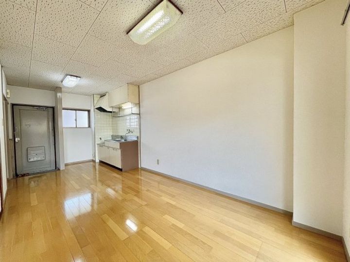 権藤ビル106号の居間