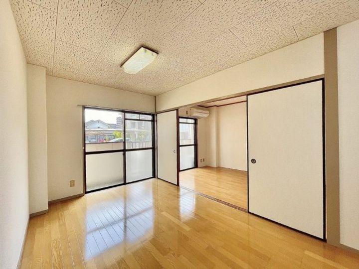 権藤ビル106号の居間