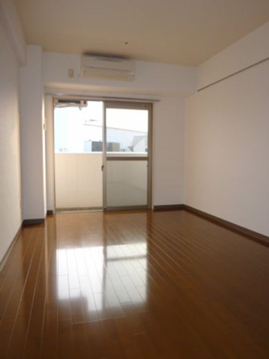 リファレンス博多の居間