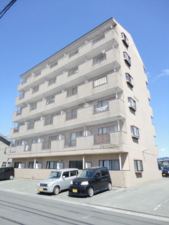 クラウンⅡ津福の外観