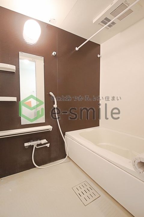 ソラーレ梅満201の風呂