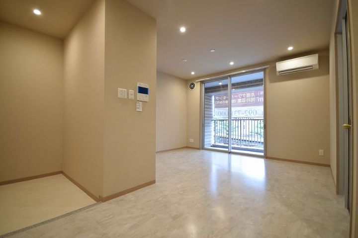 フェイズインアネックス博多の居間