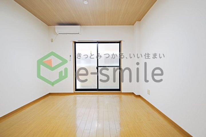 メゾンドアブリールの居間