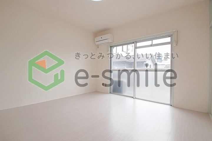 シャトレ東合川の居間