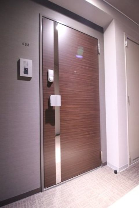 ウェルブライト博多ステーションの玄関