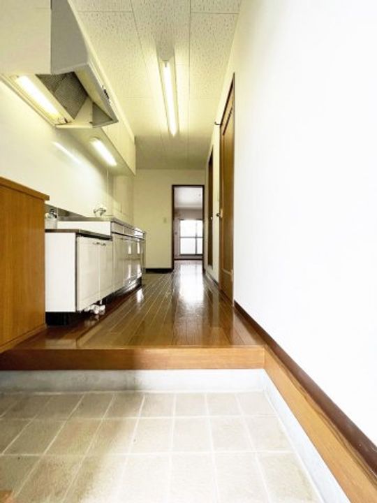 レジデンス幸の玄関