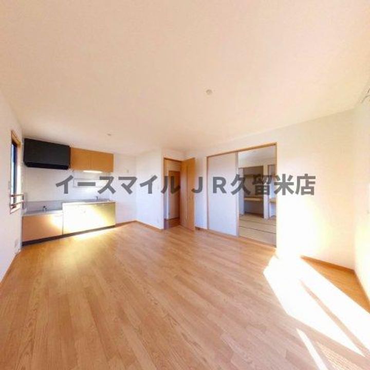 ベリークレセント107号の居間